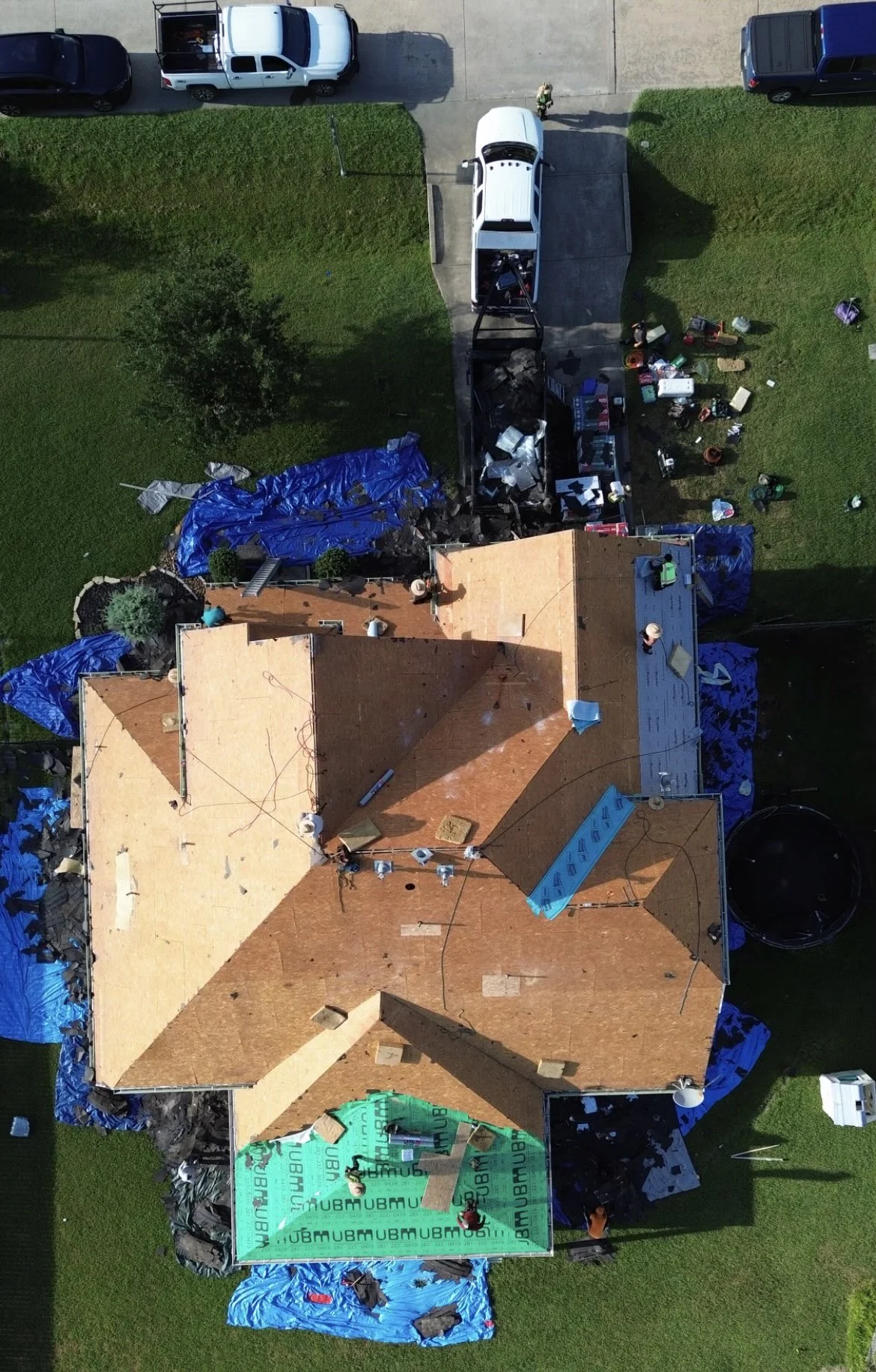 Residential roof in Baytown, Texas, view 1